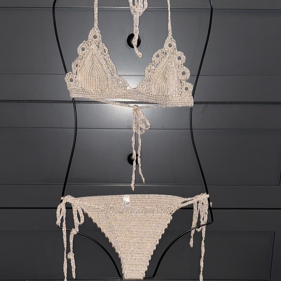Elegant Crochet Bikini Set in Cream - Picture 1 of 5